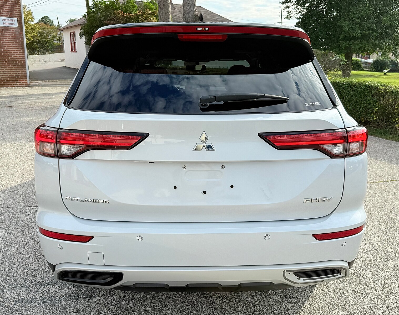2024 Mitsubishi Outlander PHEV SE Ralliart photo 3