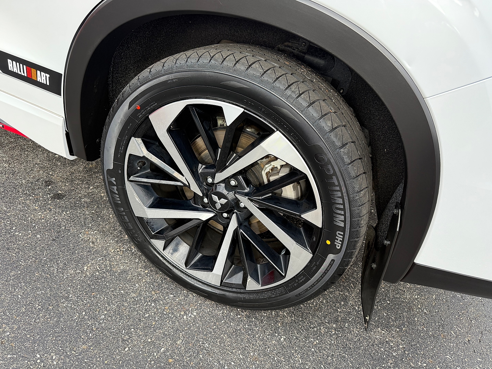 2024 Mitsubishi Outlander Plug-in Hybrid RALLIART - Photo 16