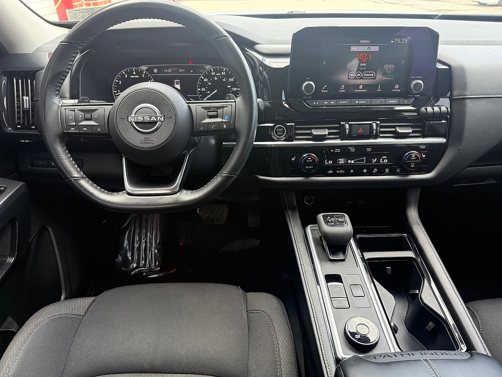 2023 Nissan Pathfinder SV - Photo 11