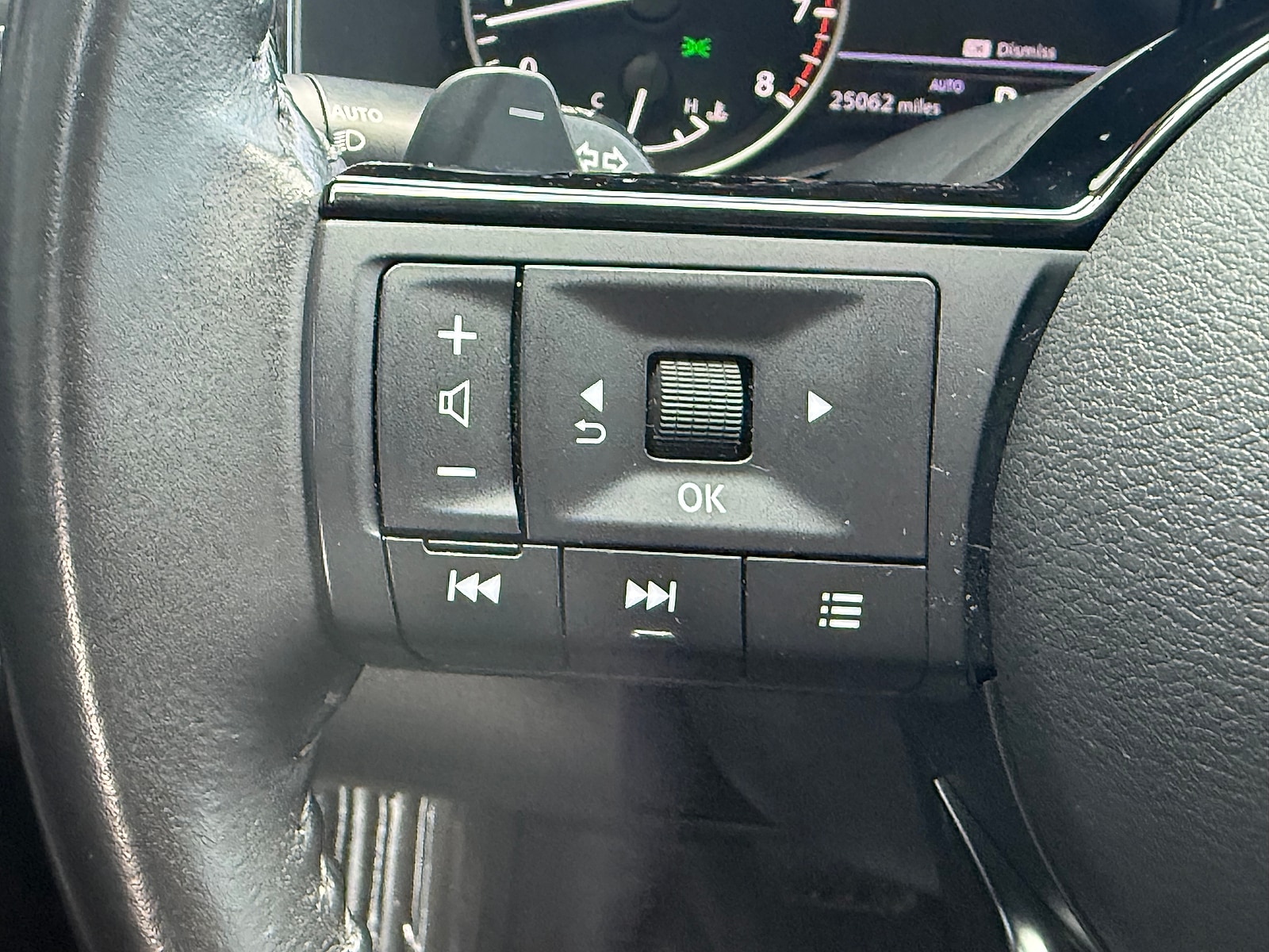 2023 Nissan Pathfinder SV - Photo 19