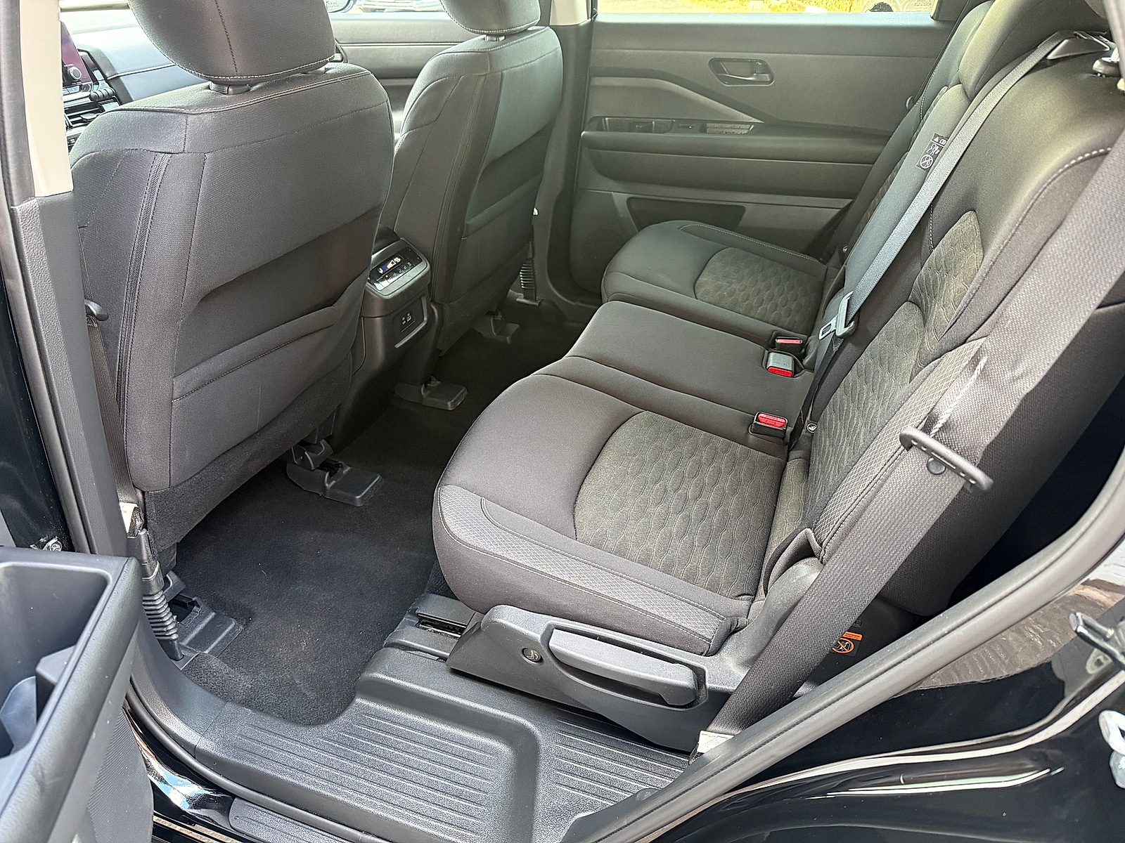 2023 Nissan Pathfinder SV - Photo 33