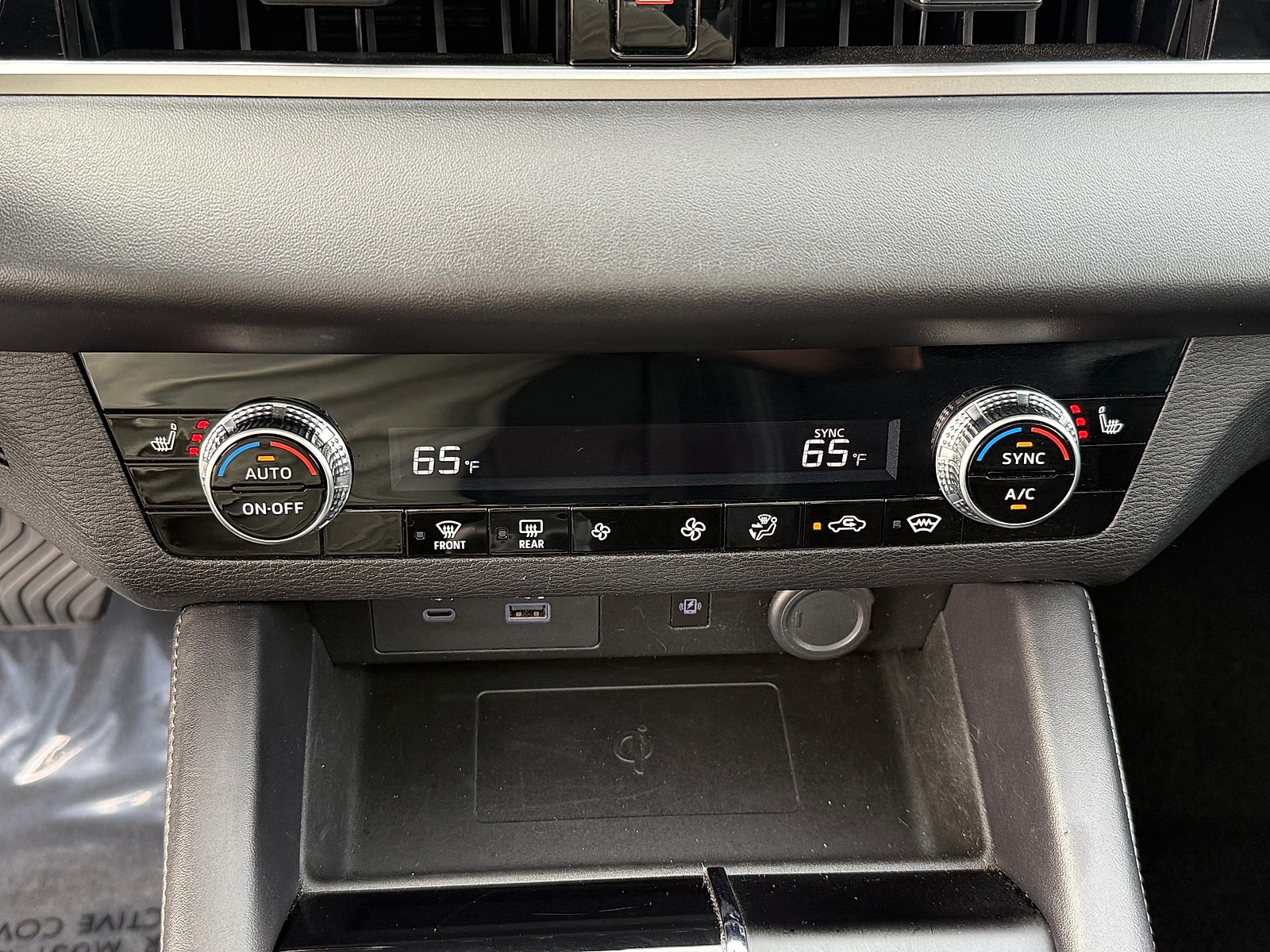 2024 Mitsubishi Outlander Plug-in Hybrid RALLIART - Photo 30