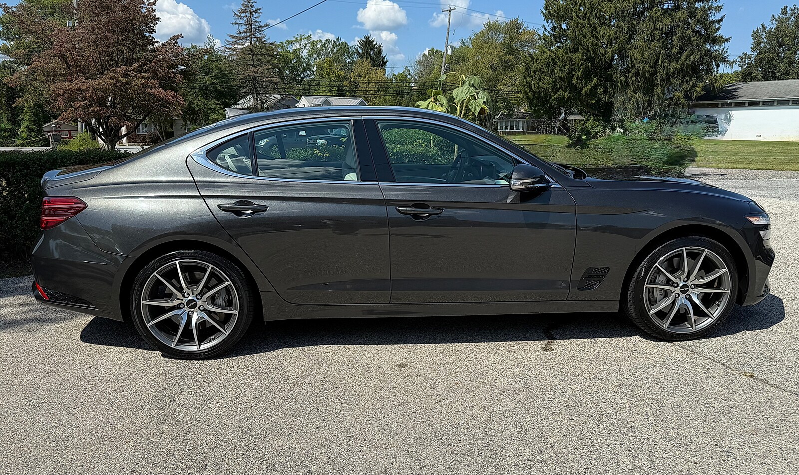 2024 Genesis G70 2.5T photo 3