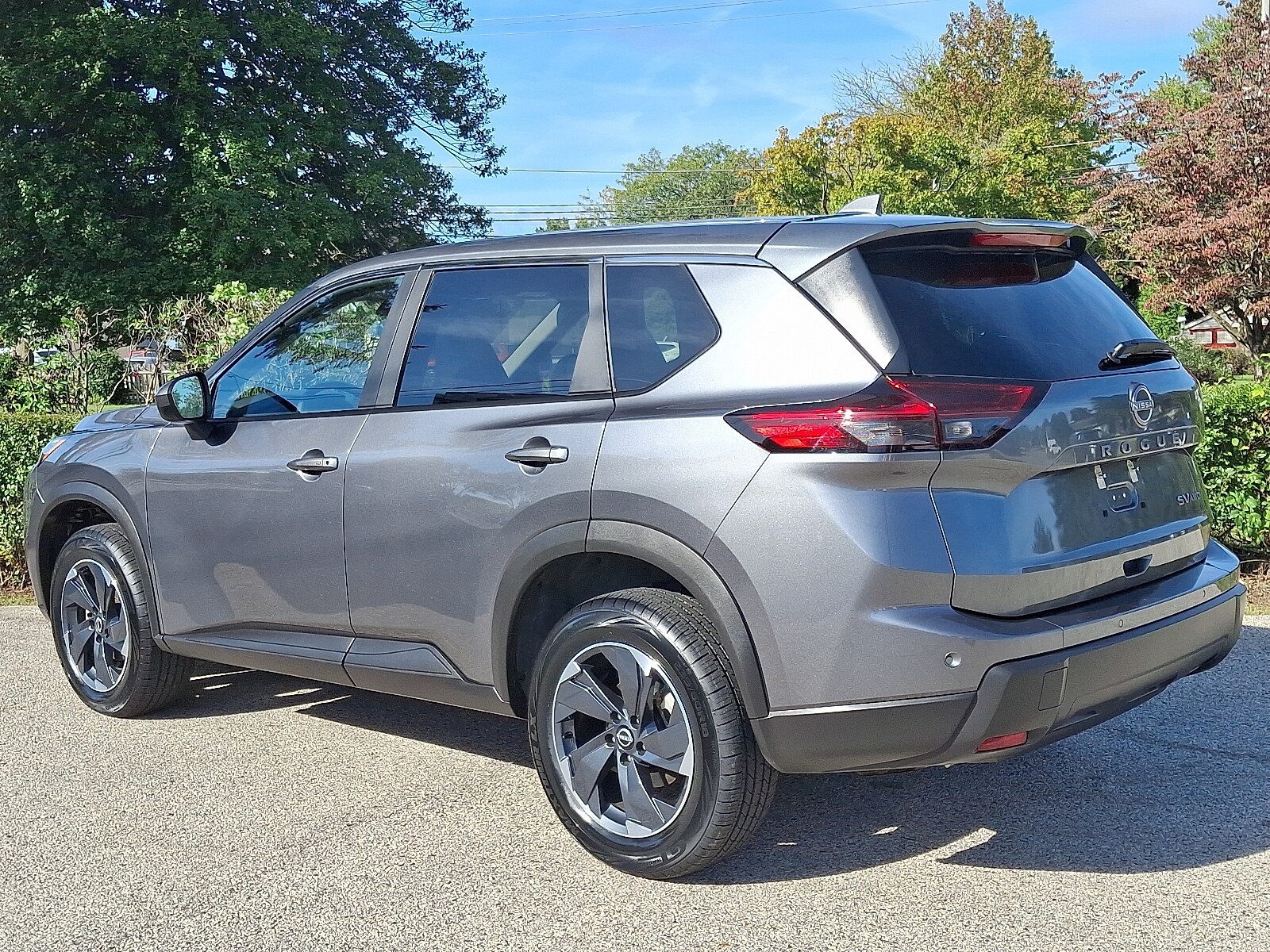 2024 Nissan Rogue SV AWD photo 3