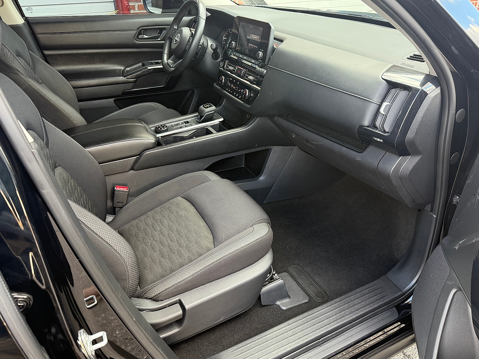 2023 Nissan Pathfinder SV - Photo 36