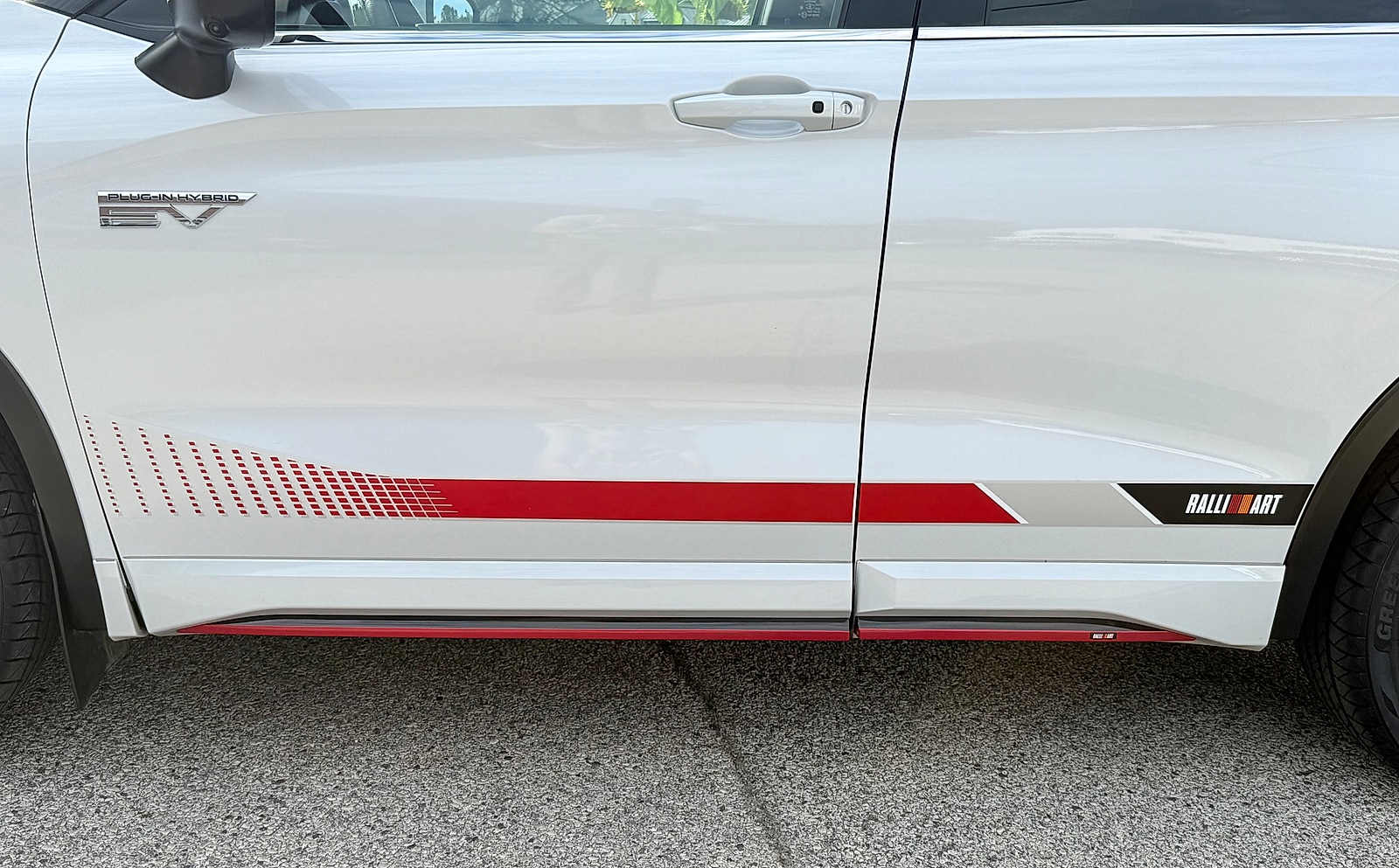 2024 Mitsubishi Outlander Plug-in Hybrid RALLIART - Photo 12