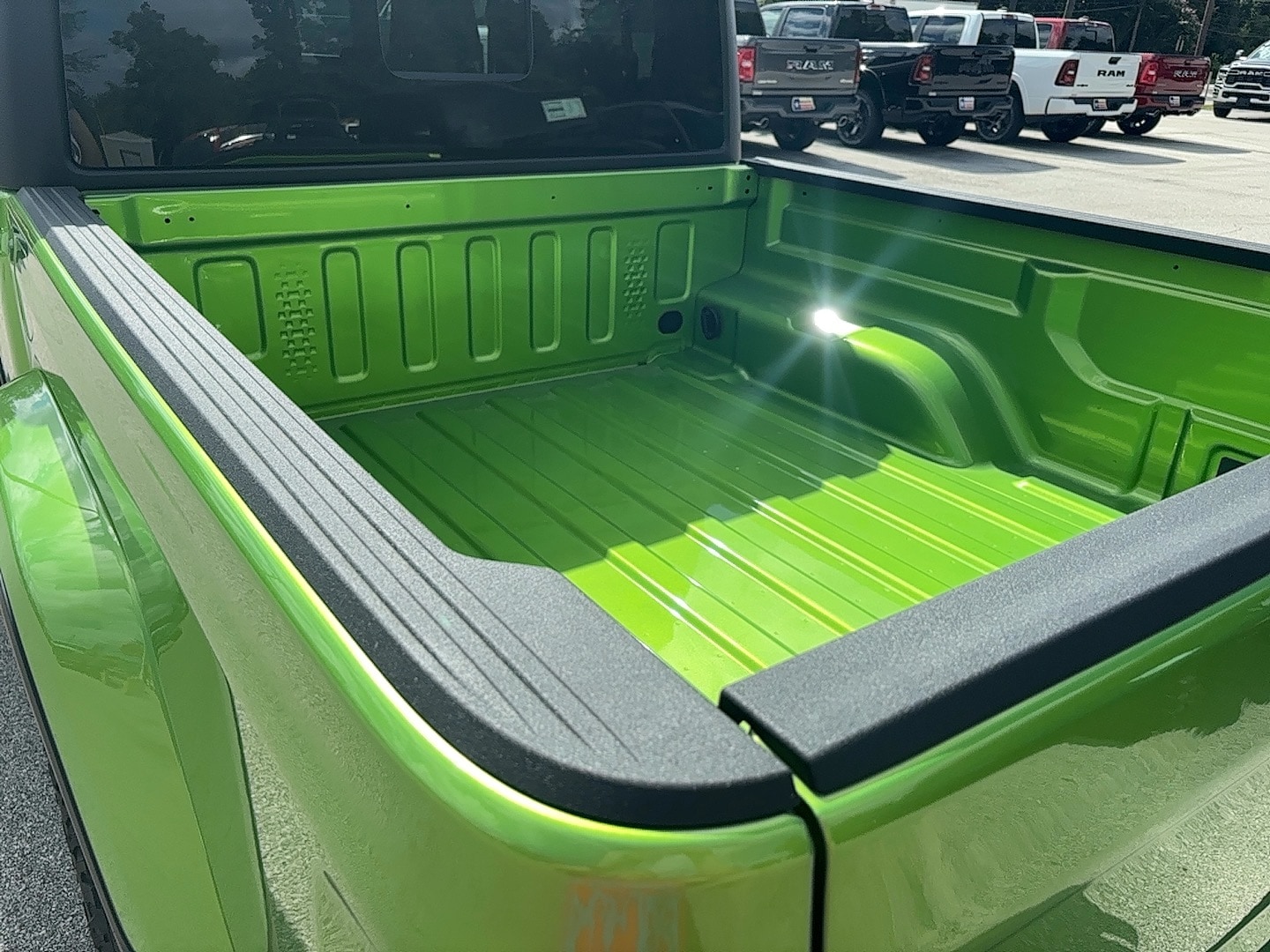 2025 Jeep Gladiator Willys - Photo 8