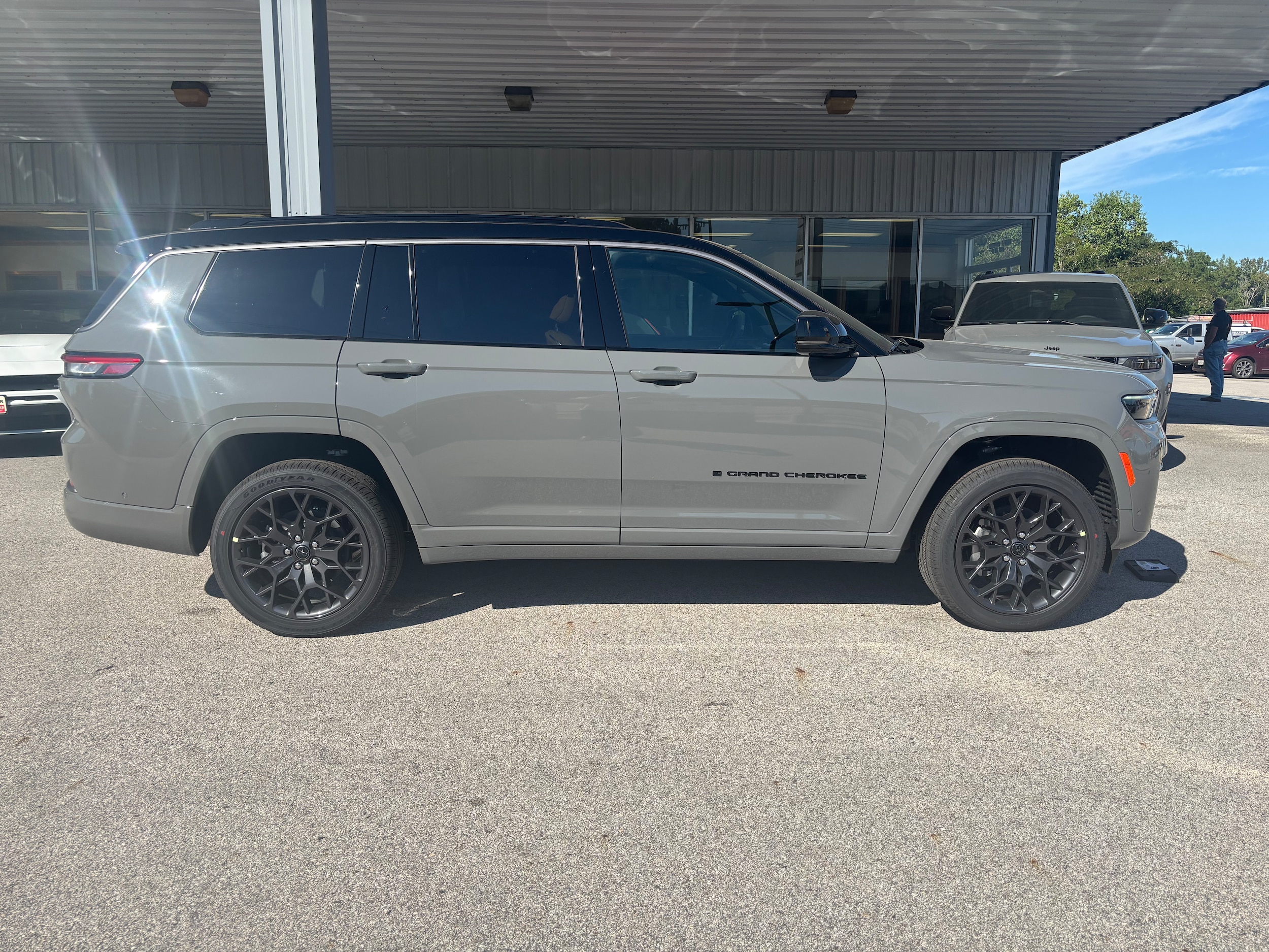 2027 Jeep Grand Cherokee L