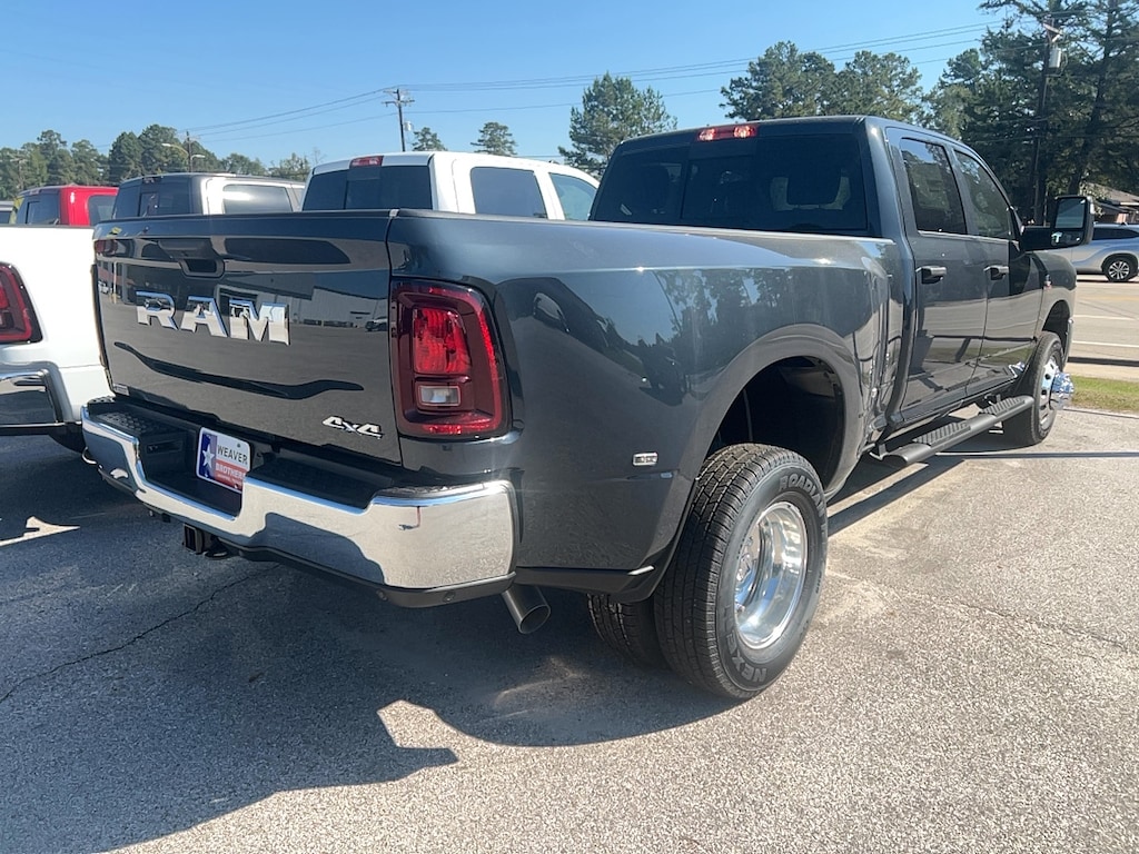 New 2026 Ram 3500 TRADESMAN CREW CAB 4X4 8' BOX Pickup