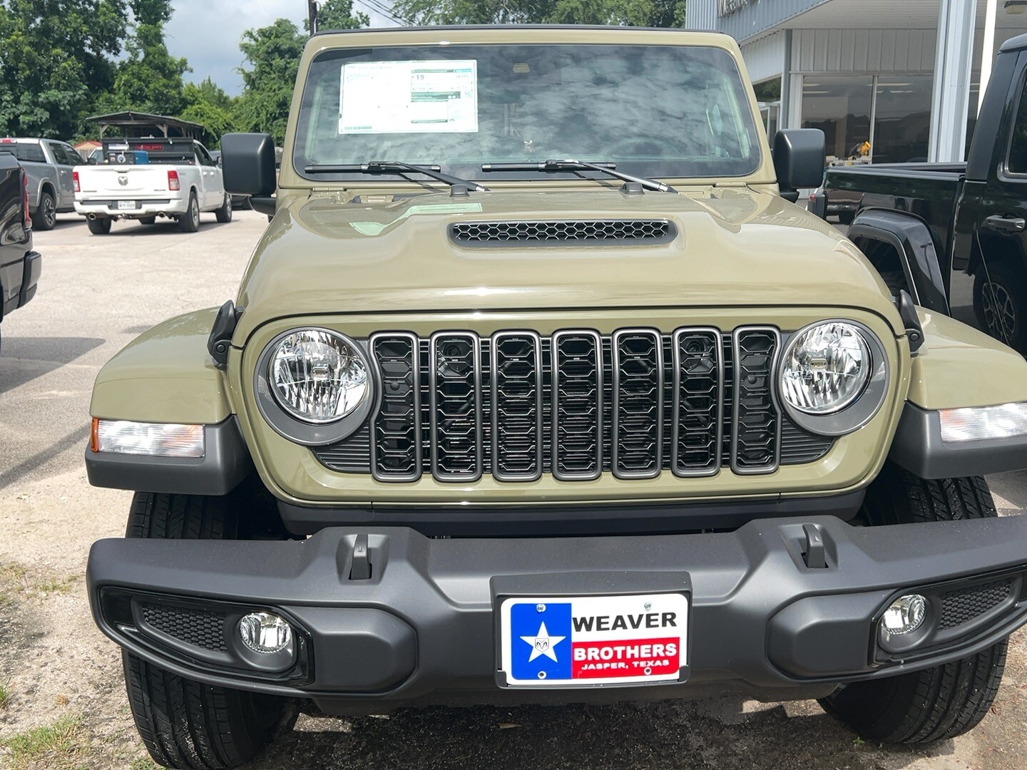 2025 Jeep Gladiator Sport S photo 2