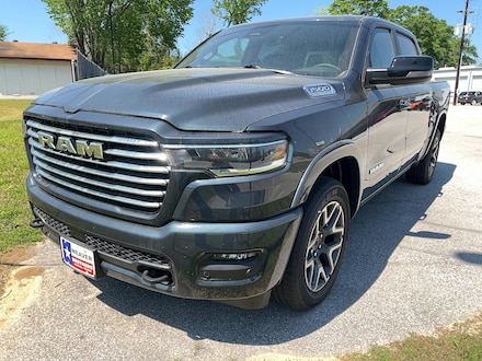 2026 Ram 1500 LARAMIE CREW CAB 4X4 5'7 BOX