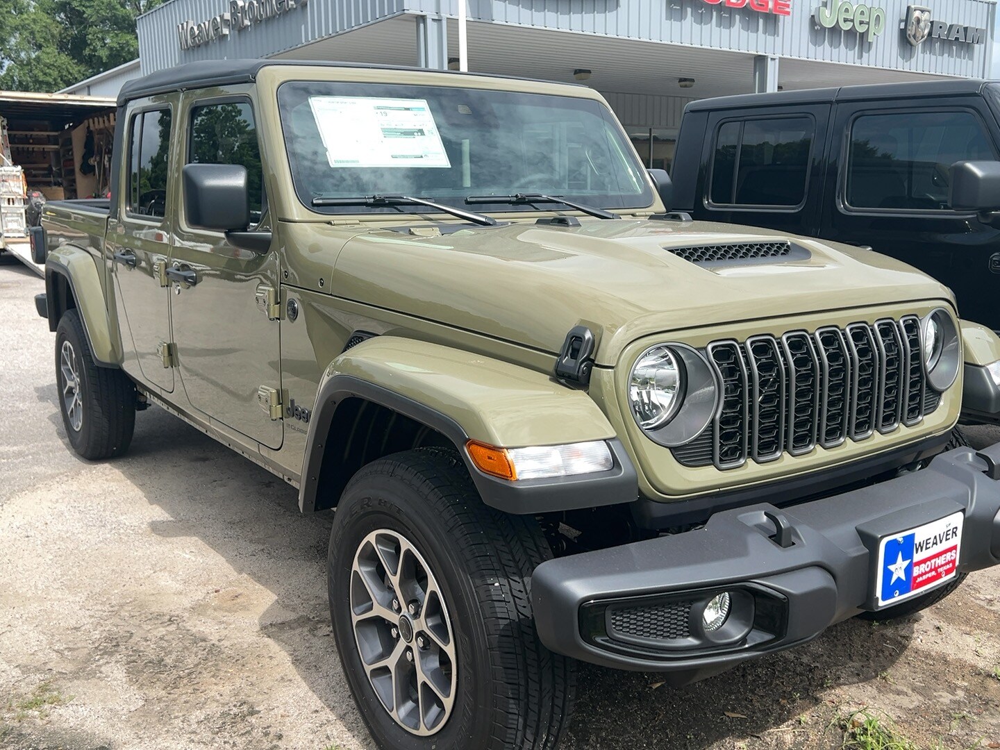 2025 Jeep Gladiator Sport S photo 3