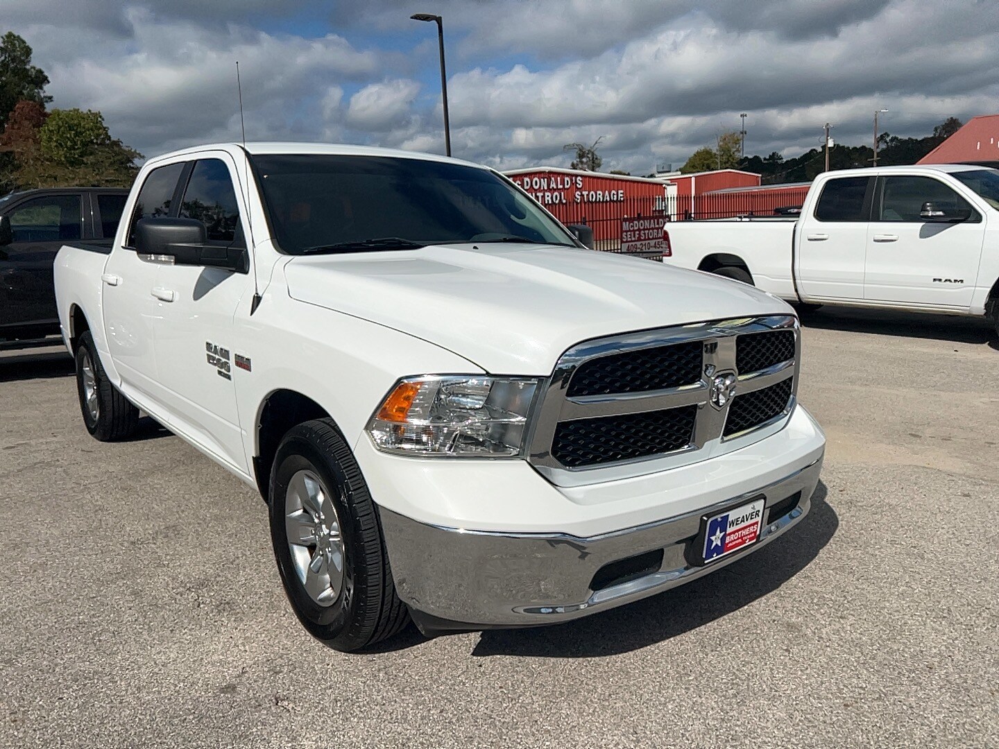 2019 Ram 1500 SLT photo 3