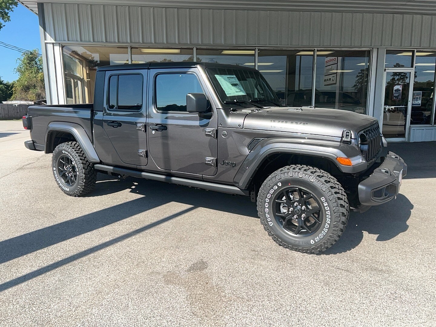 2025 Jeep Gladiator Willys photo 4