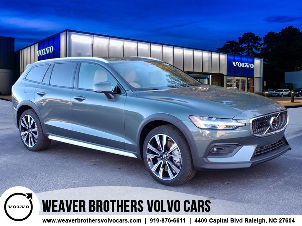 2026 Volvo V60 Cross Country Ultra's photo