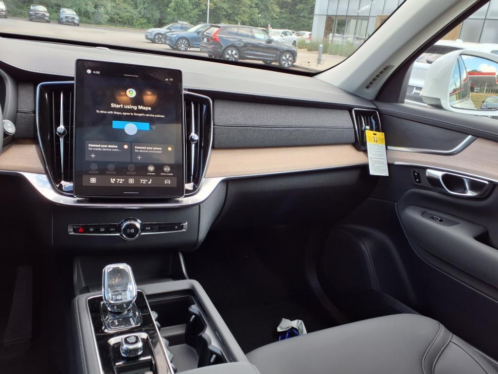 2026 Volvo XC90 Plus - Photo 12