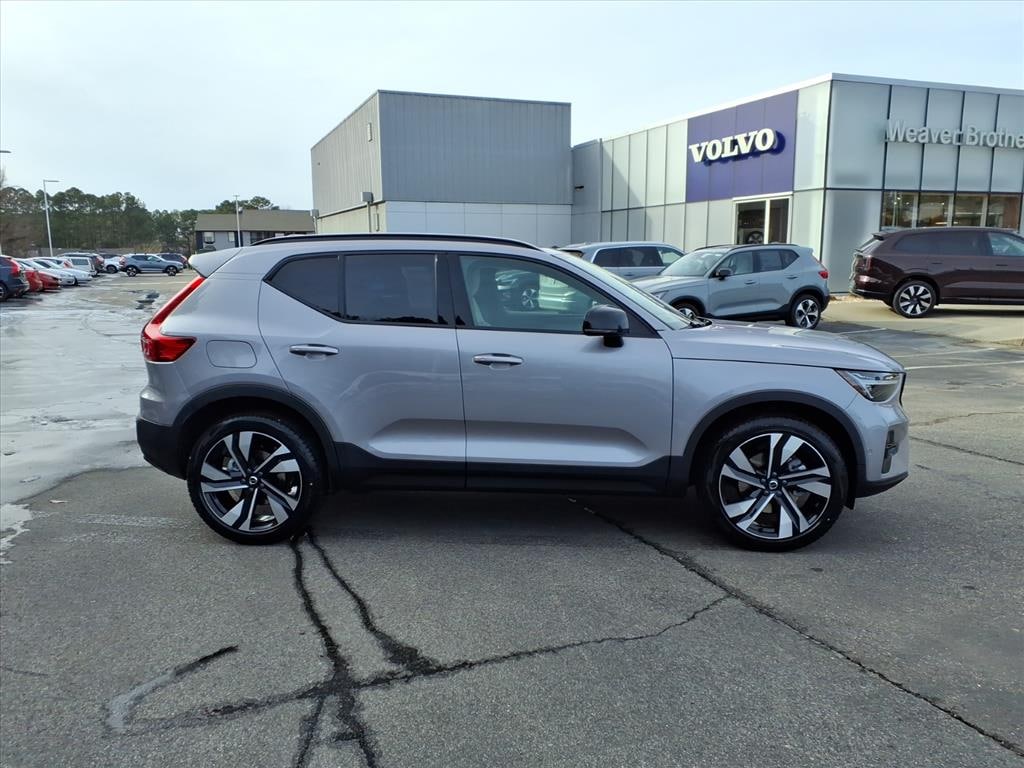 New 2026 Volvo XC40 B5 Ultra SUV
