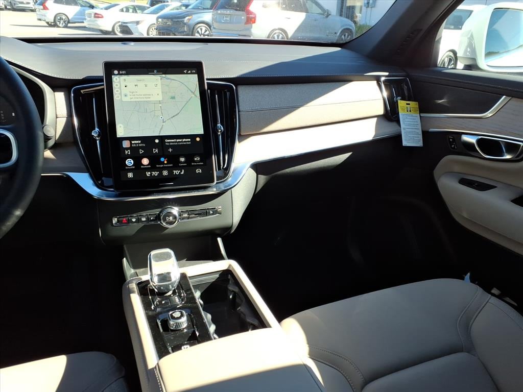 2026 Volvo XC90 Plus - Photo 10