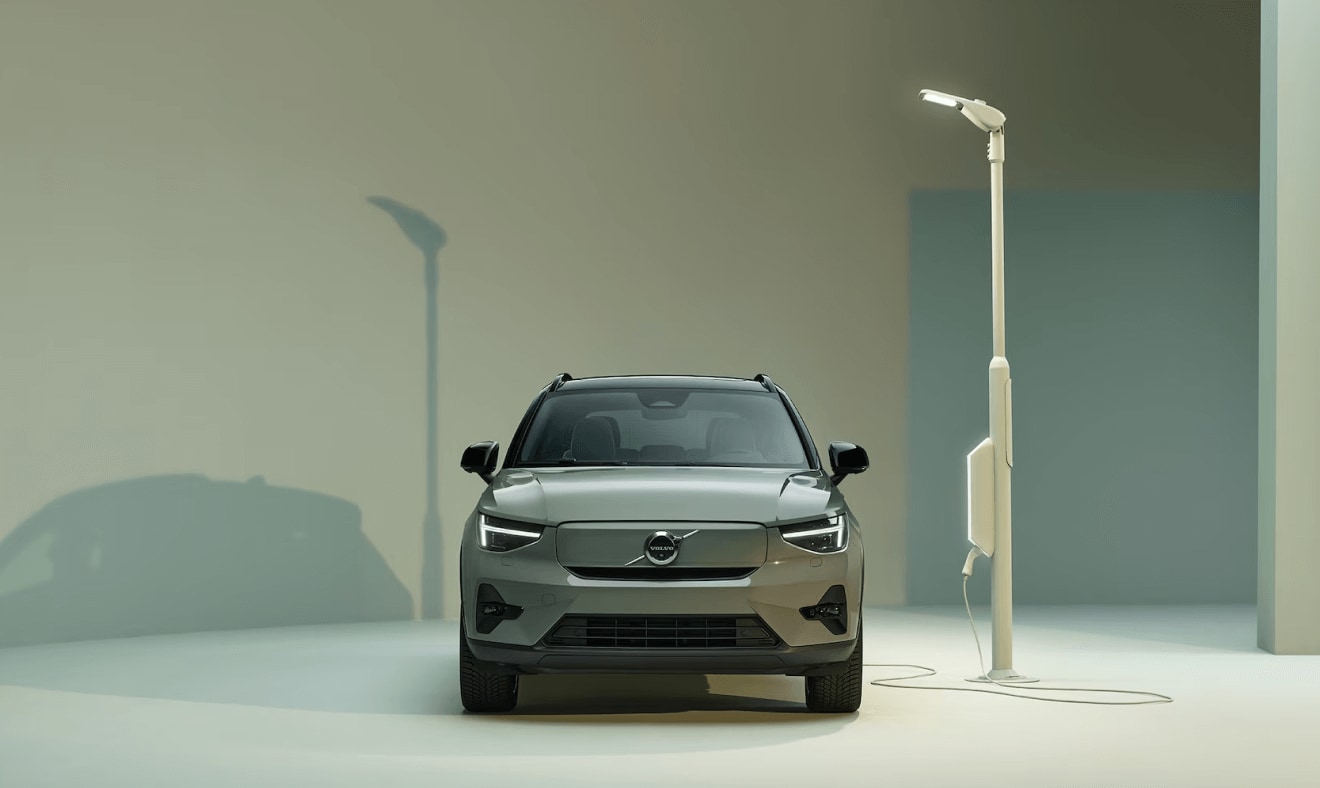2024 Volvo XC40 MPG How FuelEfficient Is This New SUV?
