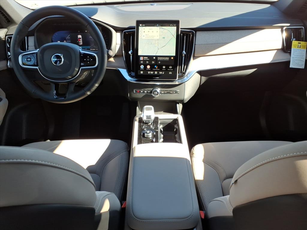 2026 Volvo XC90 Plus - Photo 8