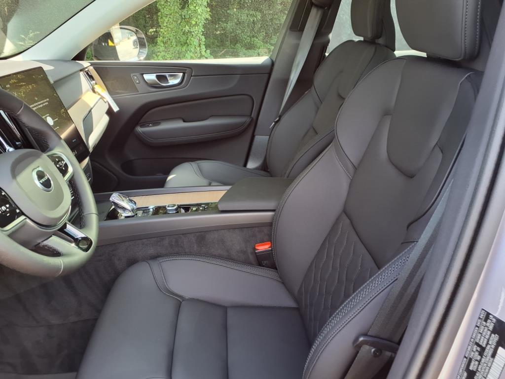 2026 Volvo XC60 Plus - Photo 16