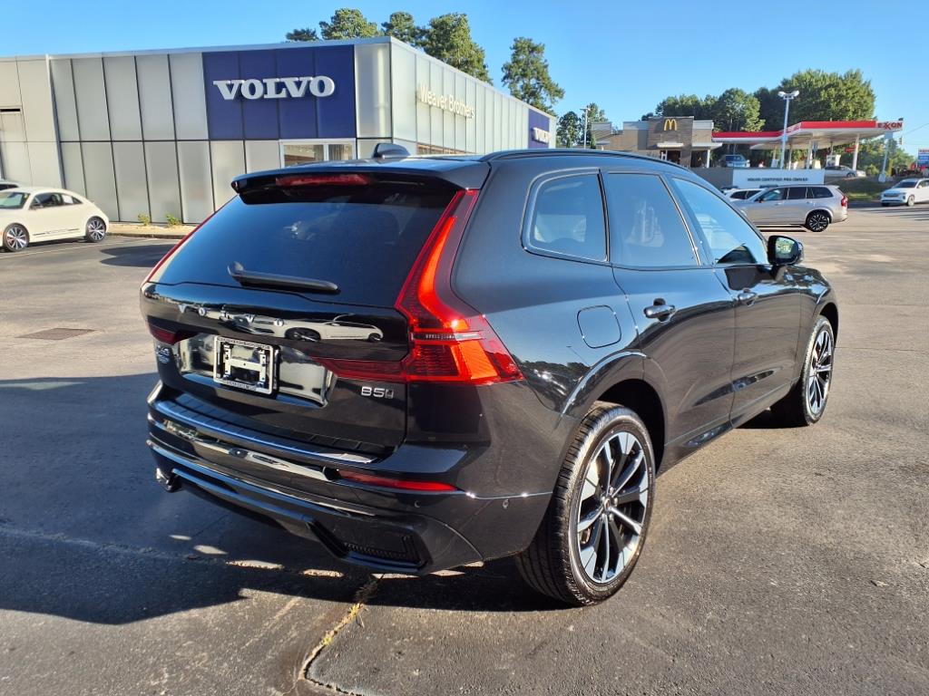 2026 Volvo XC60 B5 Plus photo 3