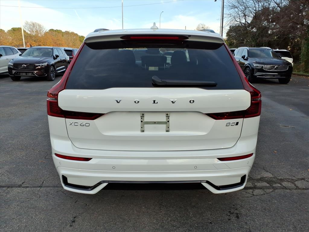 2026 Volvo XC60 B5 Core photo 4