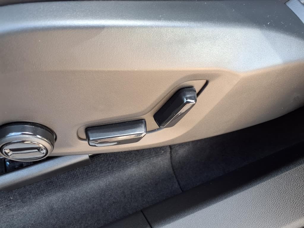 2026 Volvo XC60 Plus - Photo 15