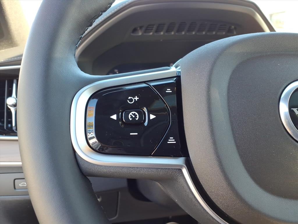 2026 Volvo XC90 Plus - Photo 21