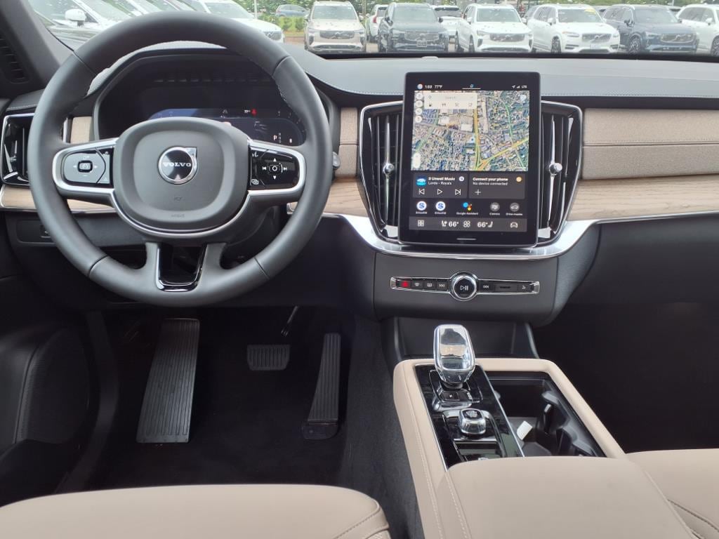 2025 Volvo XC90 Core - Photo 9