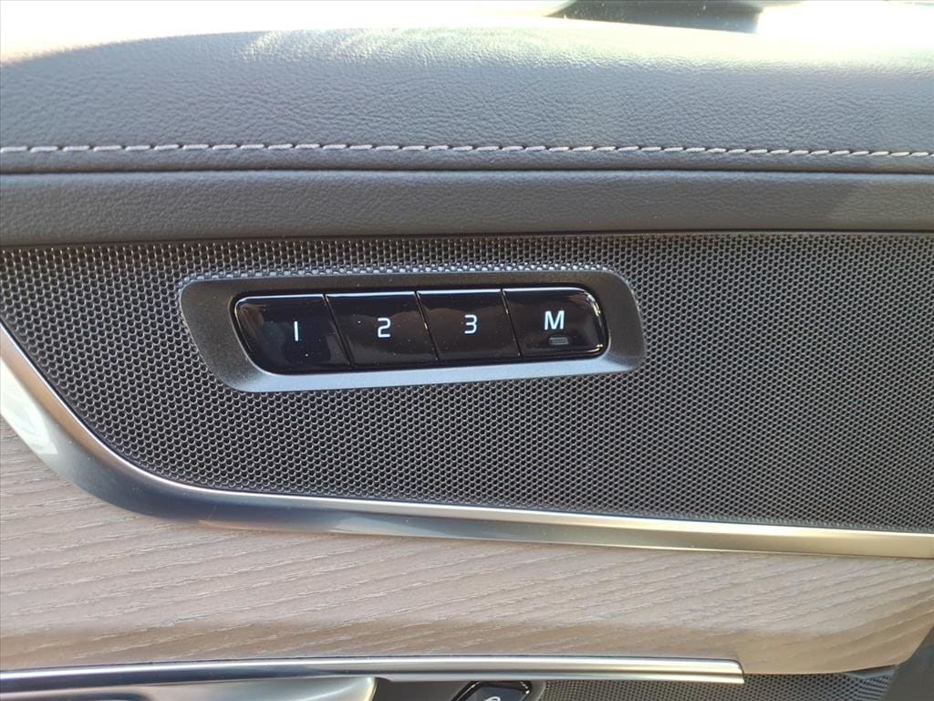 2026 Volvo XC90 Plus - Photo 12
