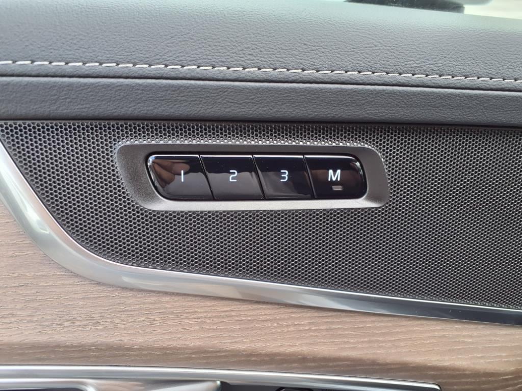 2026 Volvo XC90 Plus - Photo 14