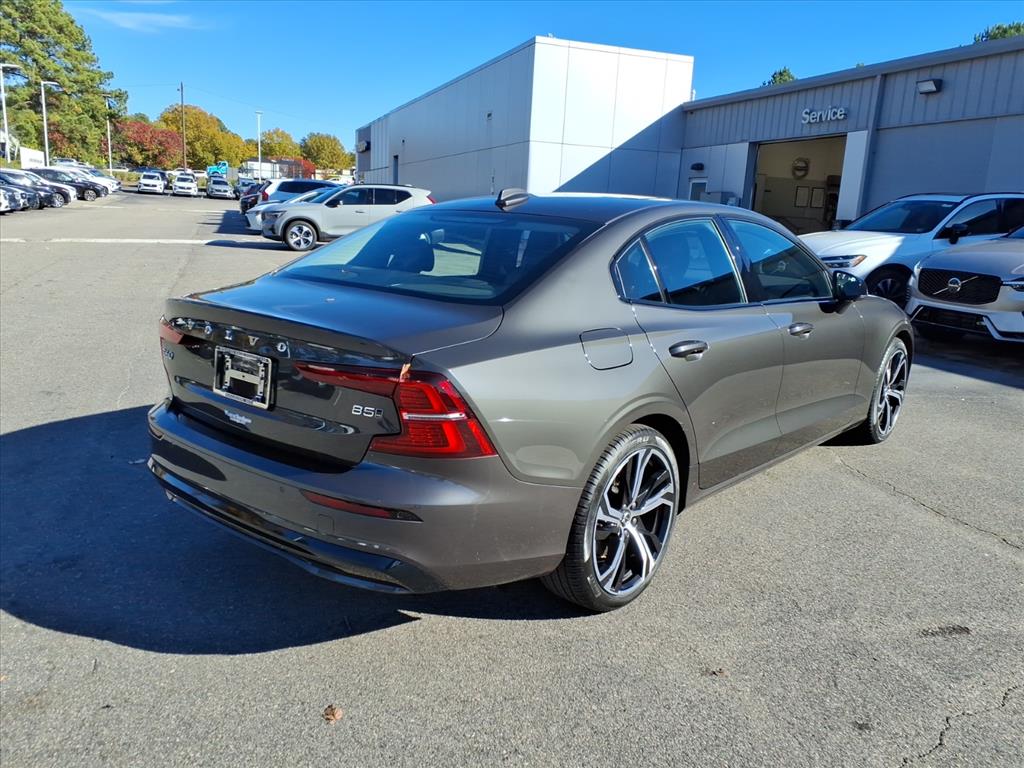 2025 Volvo S60 B5 Core photo 3