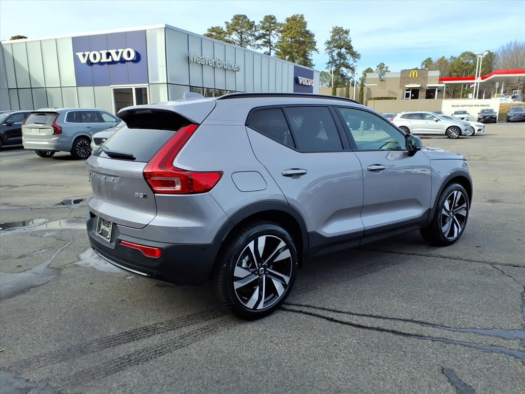 New 2026 Volvo XC40 B5 Ultra SUV