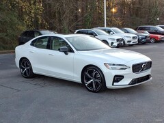 2024 Volvo S60 B5 Ultimate Dark Sedan