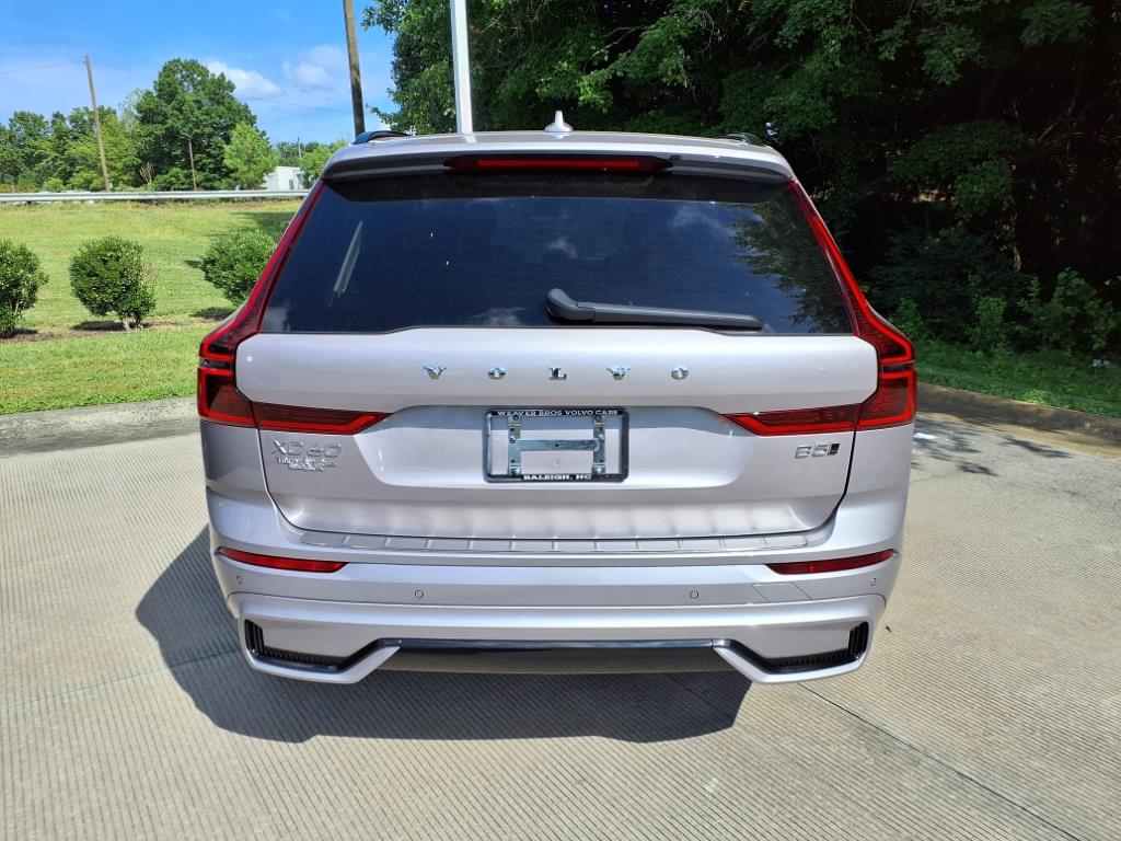 2026 Volvo XC60 B5 Plus photo 4