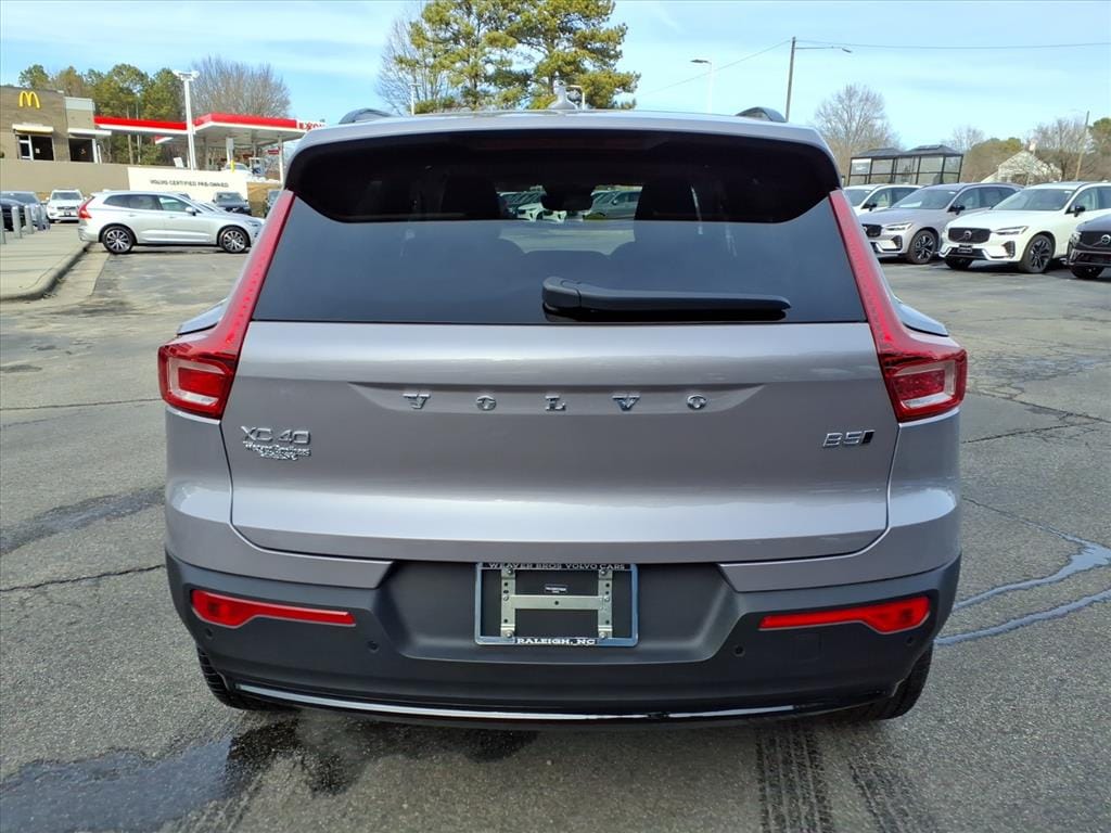 New 2026 Volvo XC40 B5 Ultra SUV