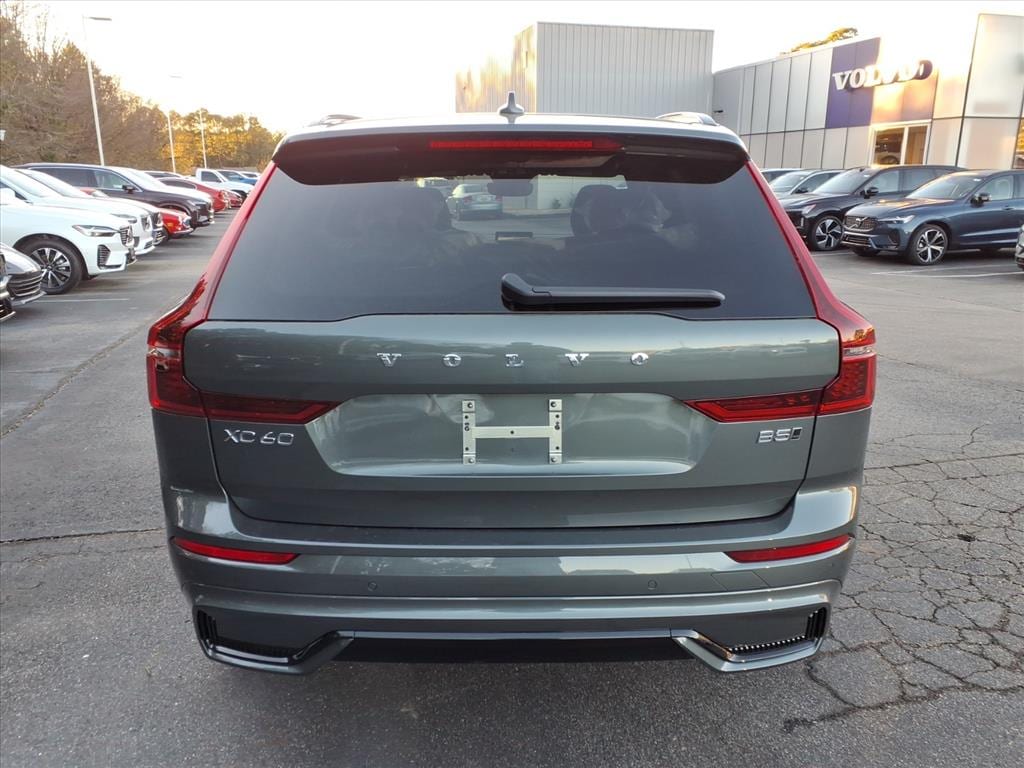 New 2026 Volvo XC60 B5 Core SUV