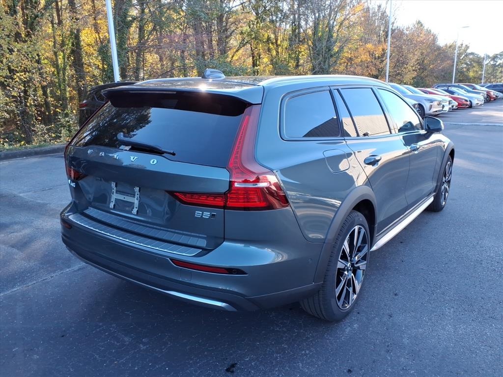 New 2026 Volvo V60 Cross Country B5 Ultra Wagon