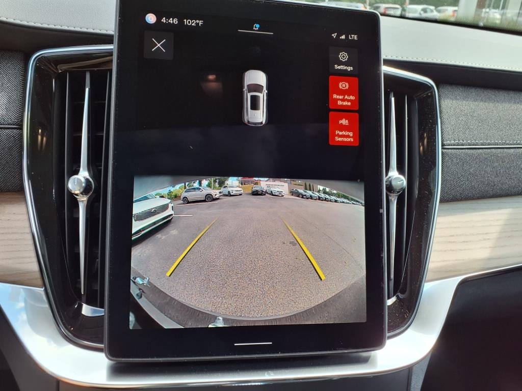 2025 Volvo XC90 Core - Photo 17