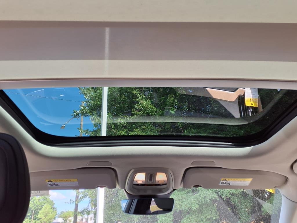 2026 Volvo XC60 Plus - Photo 13