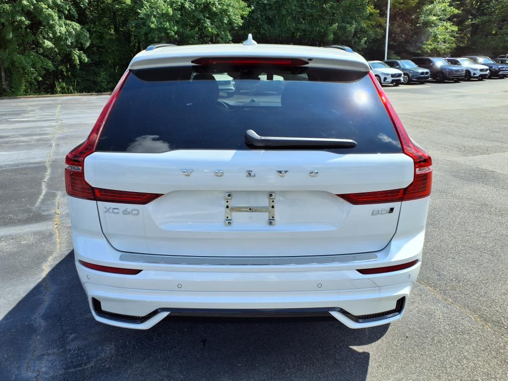 2025 Volvo XC60 B5 photo 3