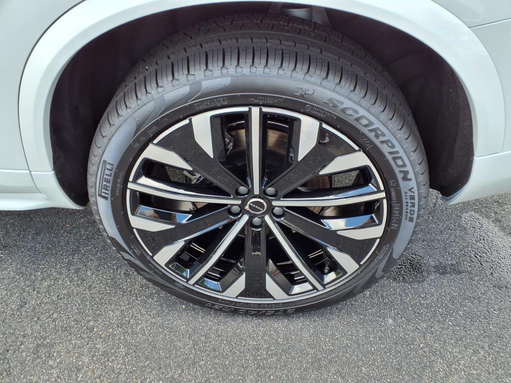 2026 Volvo XC90 Plus - Photo 9