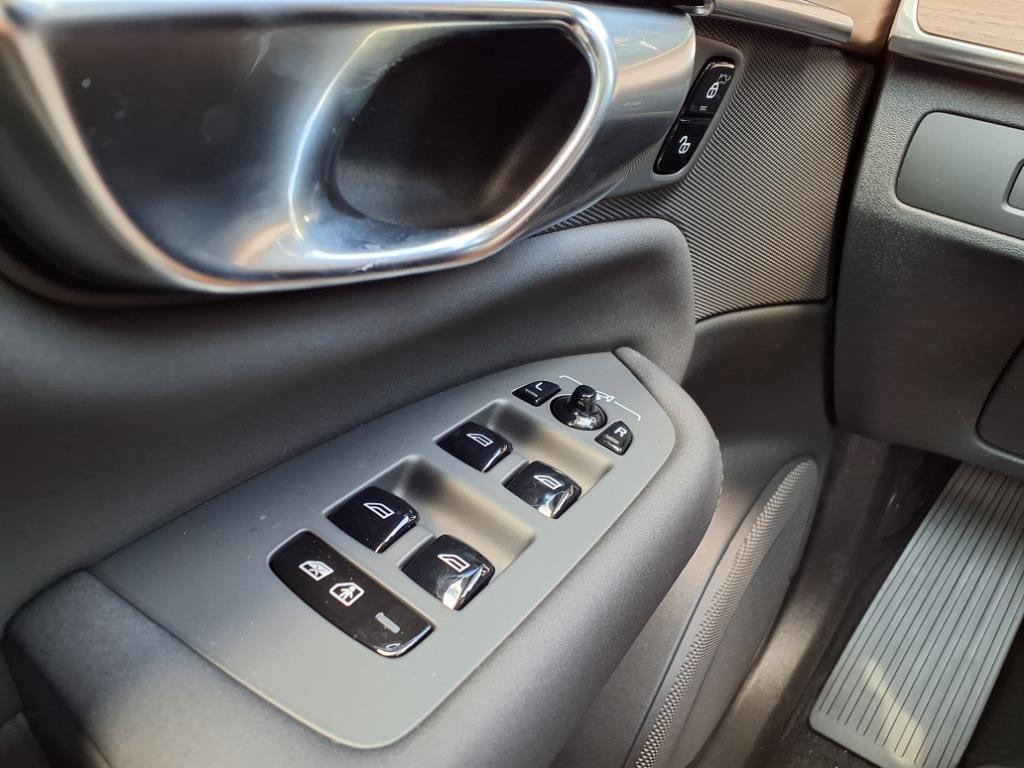2026 Volvo XC90 Core - Photo 21