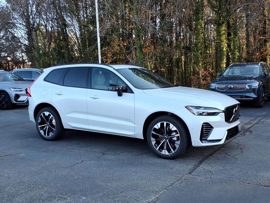 2026 Volvo XC60 Plus's photo