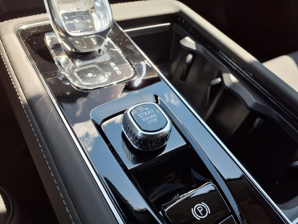 2025 Volvo XC90 Plus - Photo 22