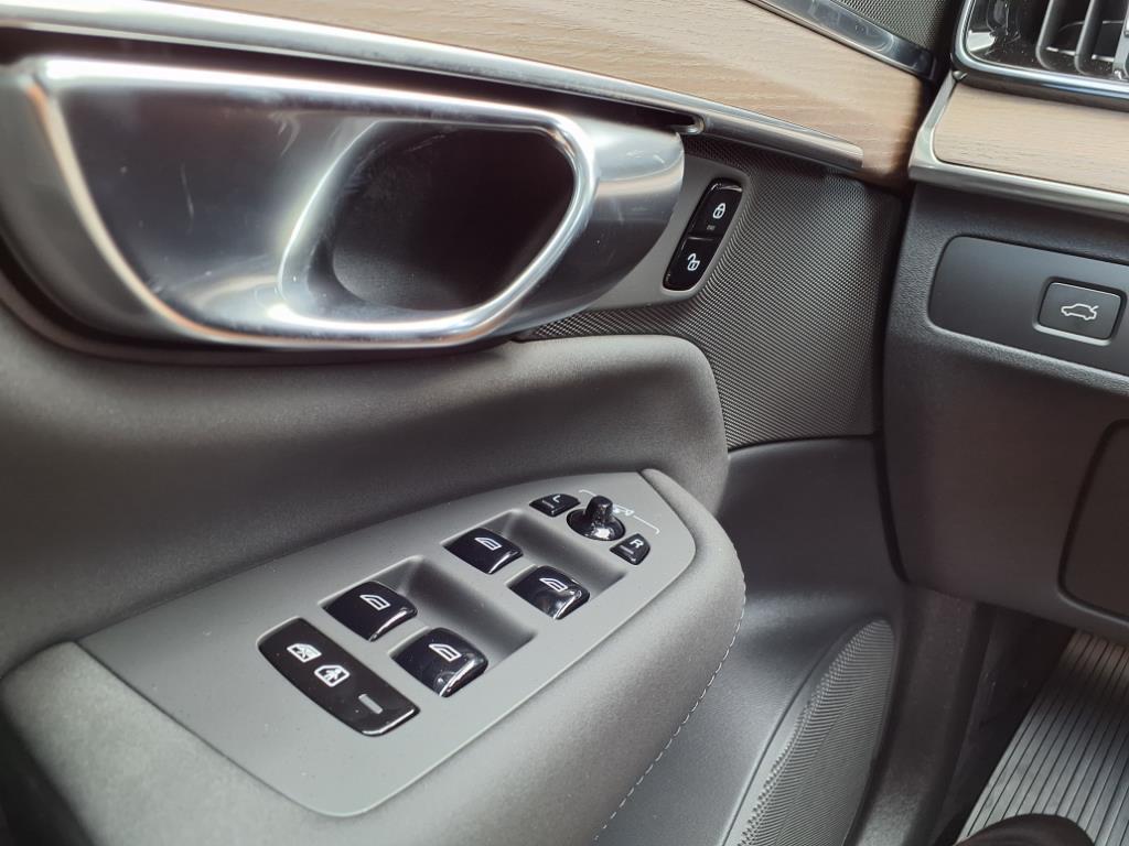 2026 Volvo XC90 Plus - Photo 23