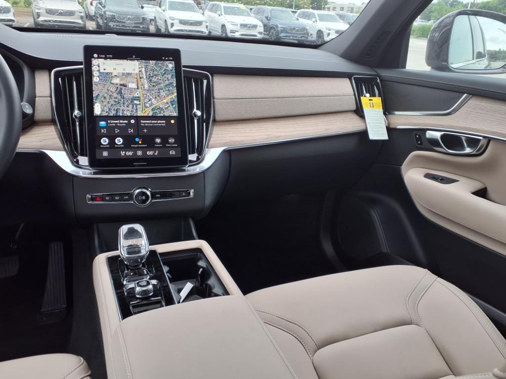 2025 Volvo XC90 Core - Photo 10