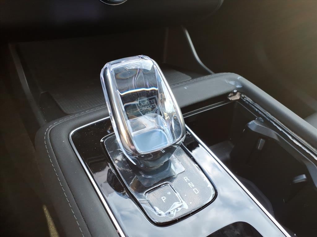 2026 Volvo XC90 Plus - Photo 18
