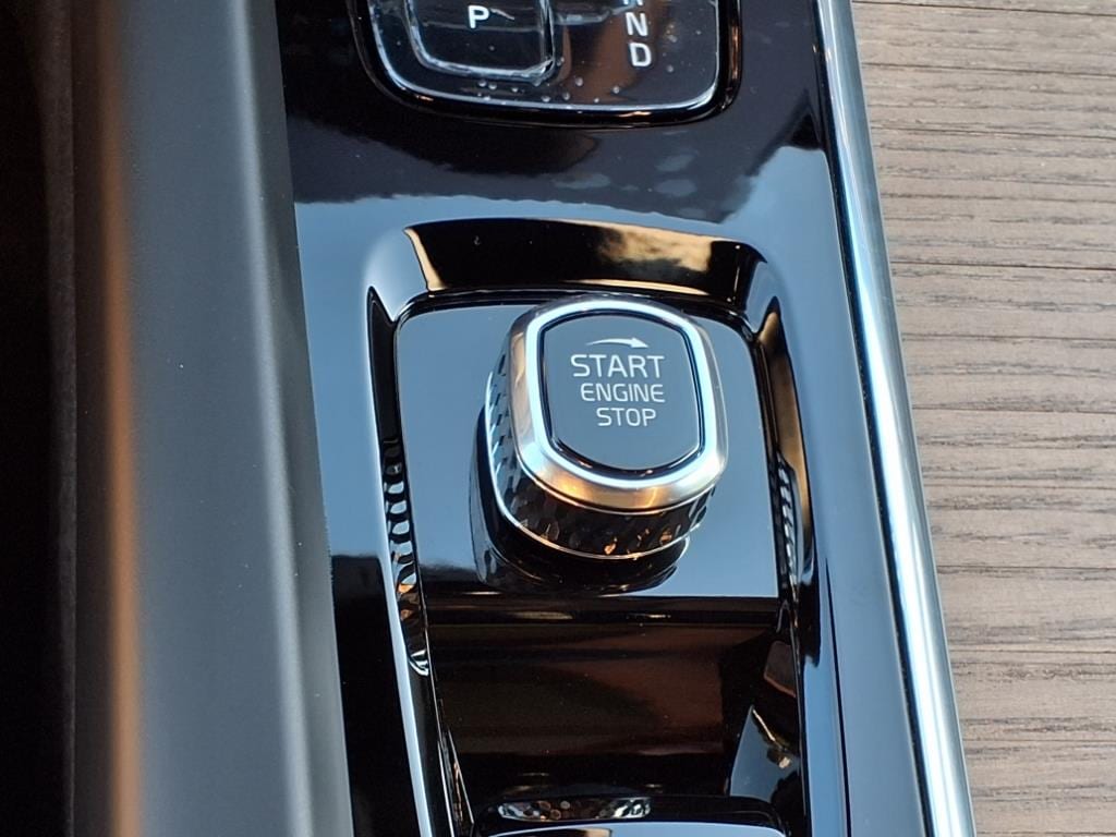 2026 Volvo XC60 Plus - Photo 19